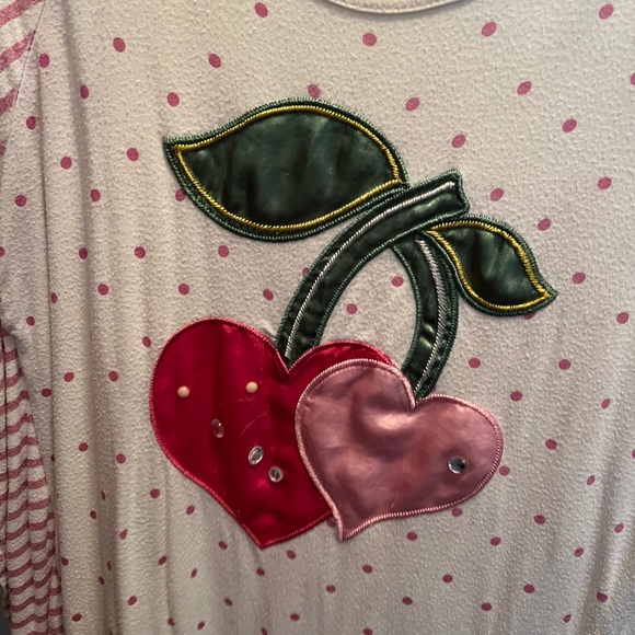 Stardoll Cherry Drop Shoulder Blouse - Picture 2 of 6